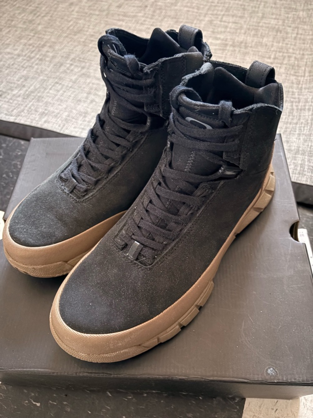 Oakley Coyote Mid-Zip Boot
